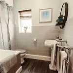 Artistic Hideaway Within York's Ancient Walls Ferienhaus York